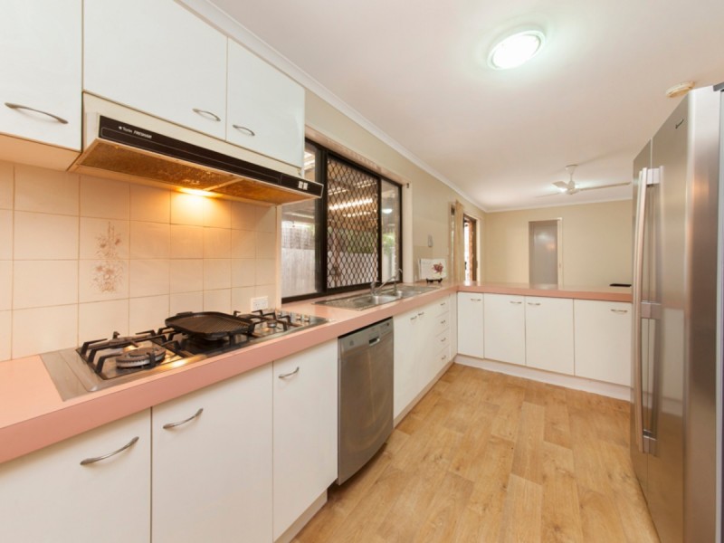 2 Jessamine Court, Kenmore QLD 4069