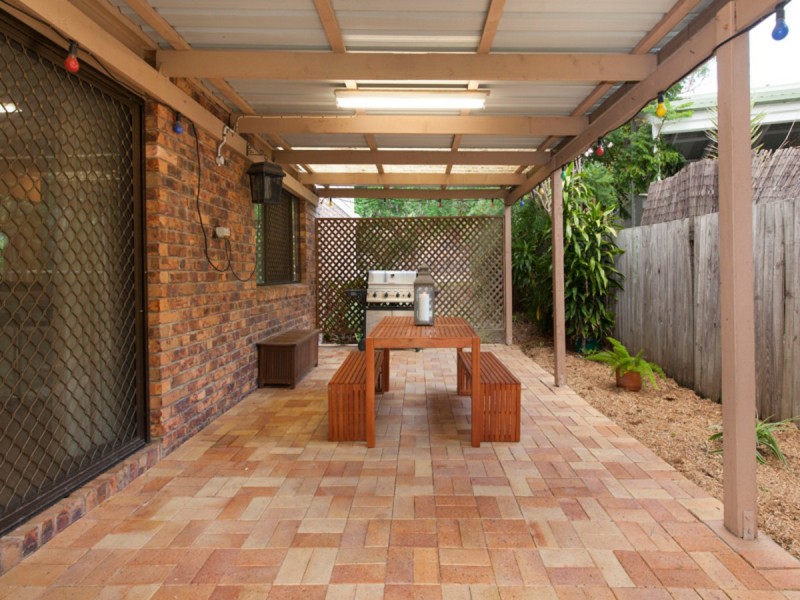 2 Jessamine Court, Kenmore QLD 4069