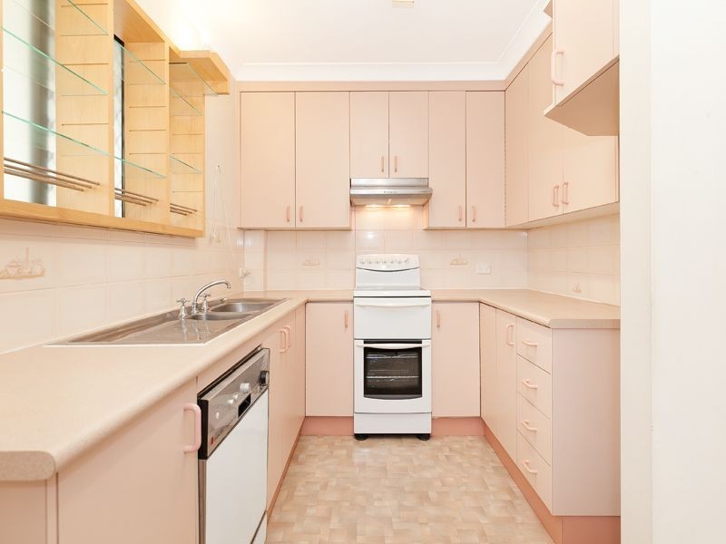 1/37 Mitre Street, St Lucia QLD 4067