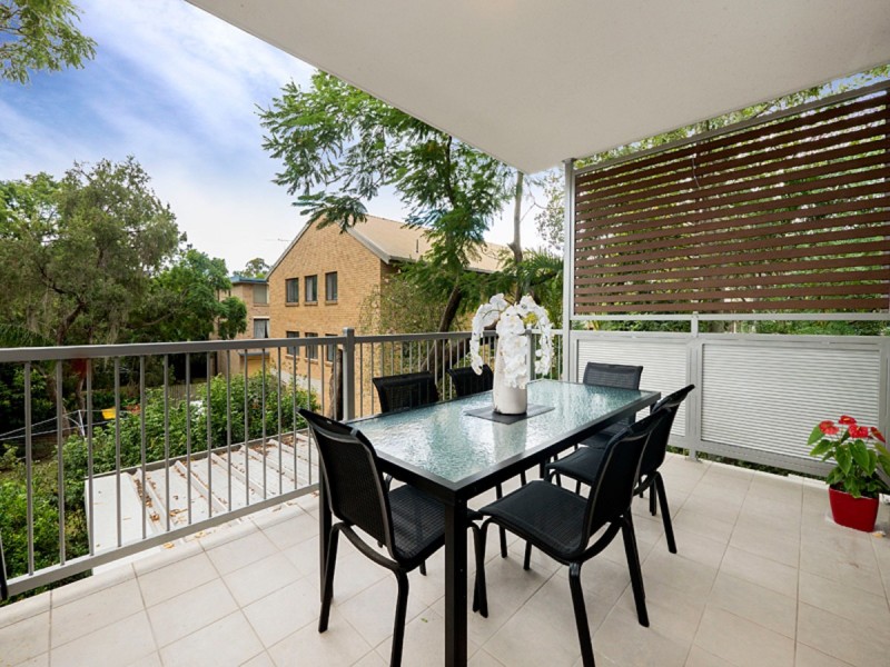 2/26 Lambert Road, Indooroopilly QLD 4068