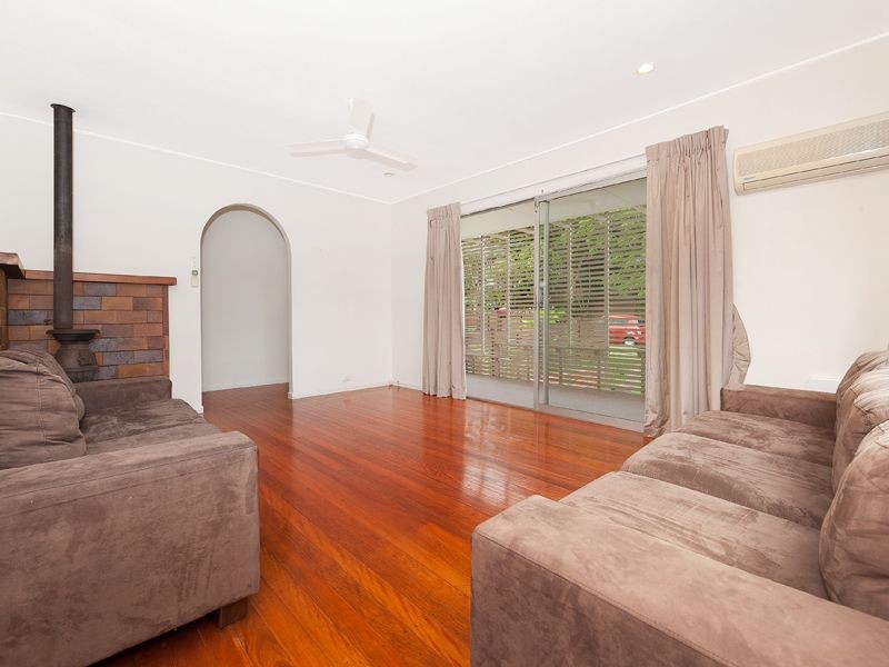 24 Dumbarton Drive, Kenmore QLD 4069