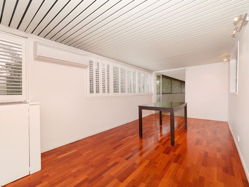 24 Dumbarton Drive, Kenmore QLD 4069