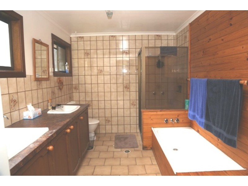 38 Tucker Street, Chapel Hill QLD 4069