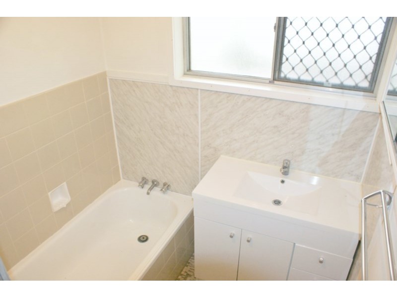 108 Marshall Road, Kenmore QLD 4069