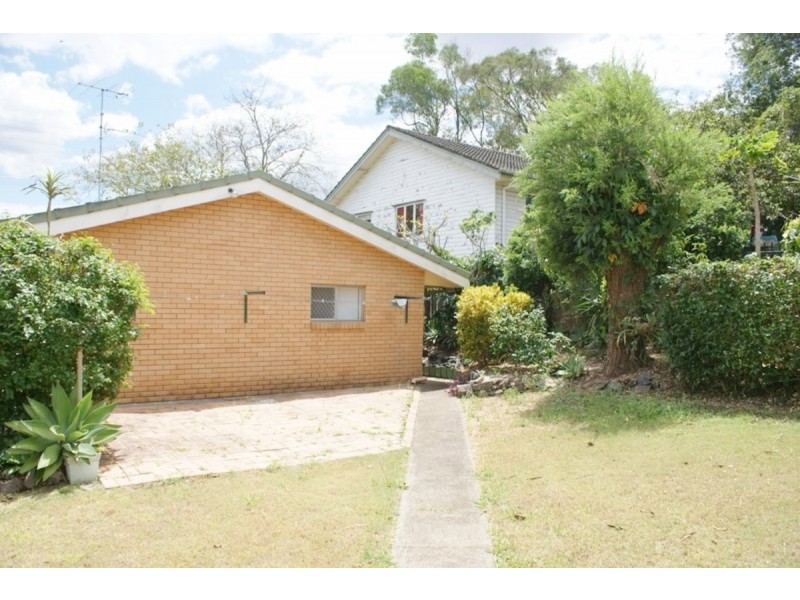 108 Marshall Road, Kenmore QLD 4069