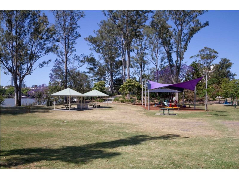 5/25 Sir Fred Schonell Drive, St Lucia QLD 4067