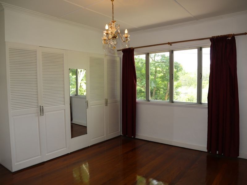 10 Gray Avenue, Corinda QLD 4075