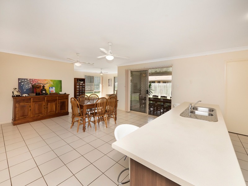 15 Oleosa Close, Moggill QLD 4070