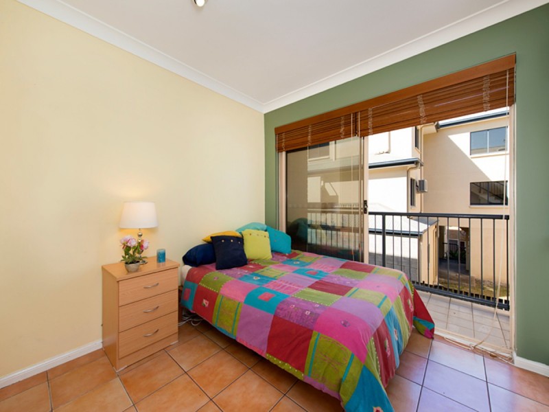 3/53 Sandford Street, St Lucia QLD 4067