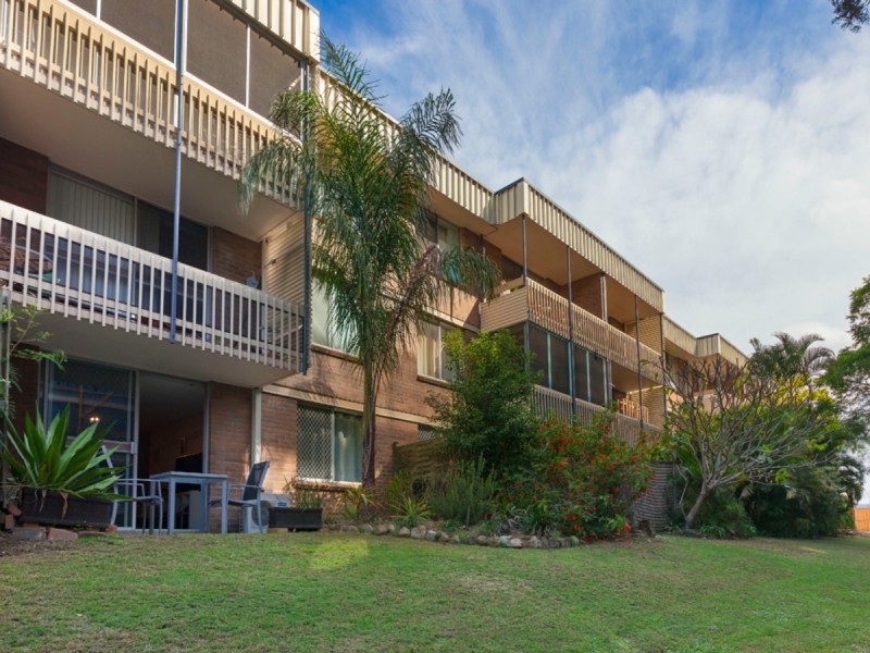 2/125 Clarence Road, Indooroopilly QLD 4068