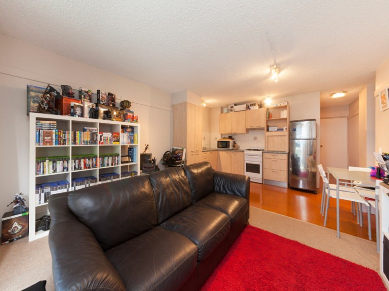 2/125 Clarence Road, Indooroopilly QLD 4068