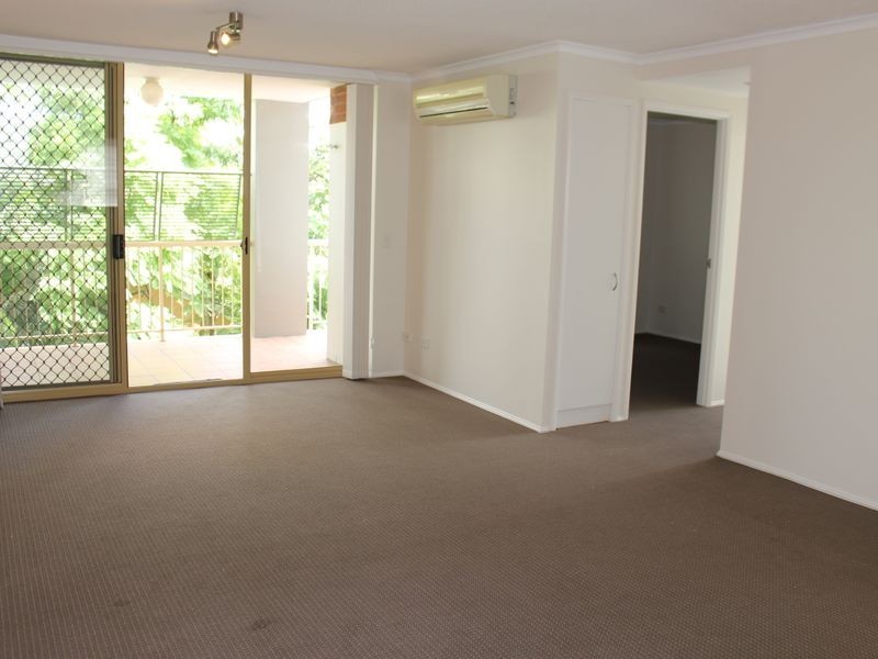 4/15 Clarence Road, Indooroopilly QLD 4068