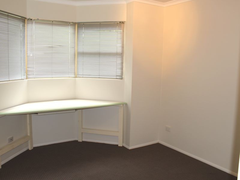 4/15 Clarence Road, Indooroopilly QLD 4068