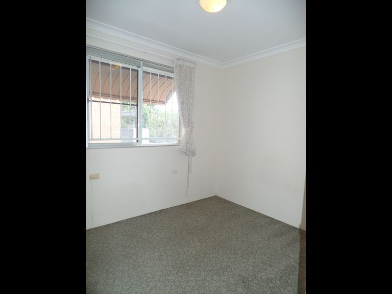 4/41 Sisley Street, St Lucia QLD 4067