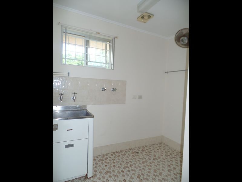 4/41 Sisley Street, St Lucia QLD 4067