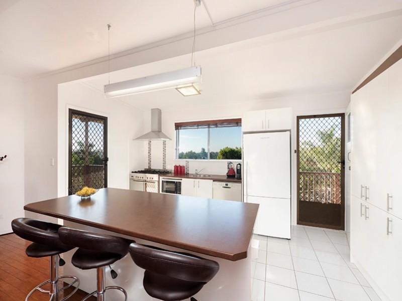 24 Dougy Place, Bellbowrie QLD 4070