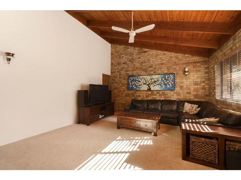 4 Pilin Place, Chapel Hill QLD 4069