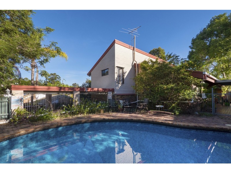 4 Pilin Place, Chapel Hill QLD 4069