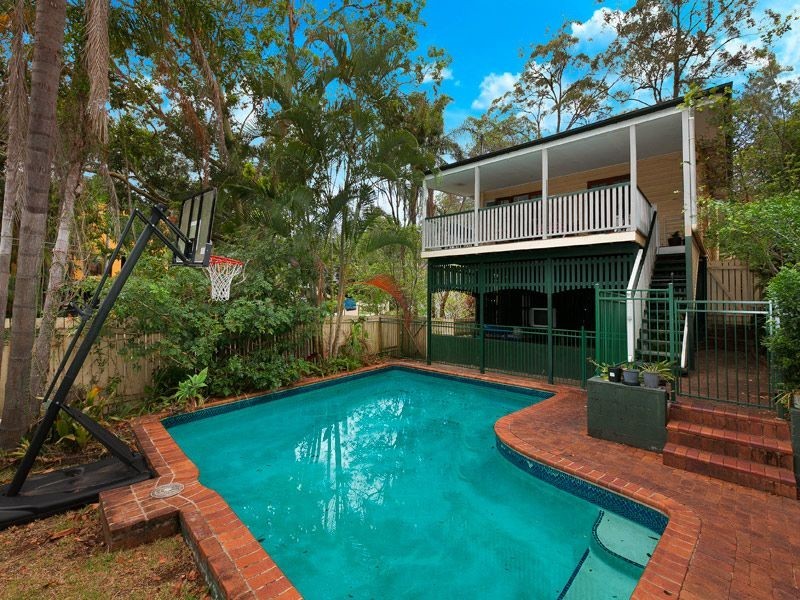 19 Ruskin Street, Taringa QLD 4068