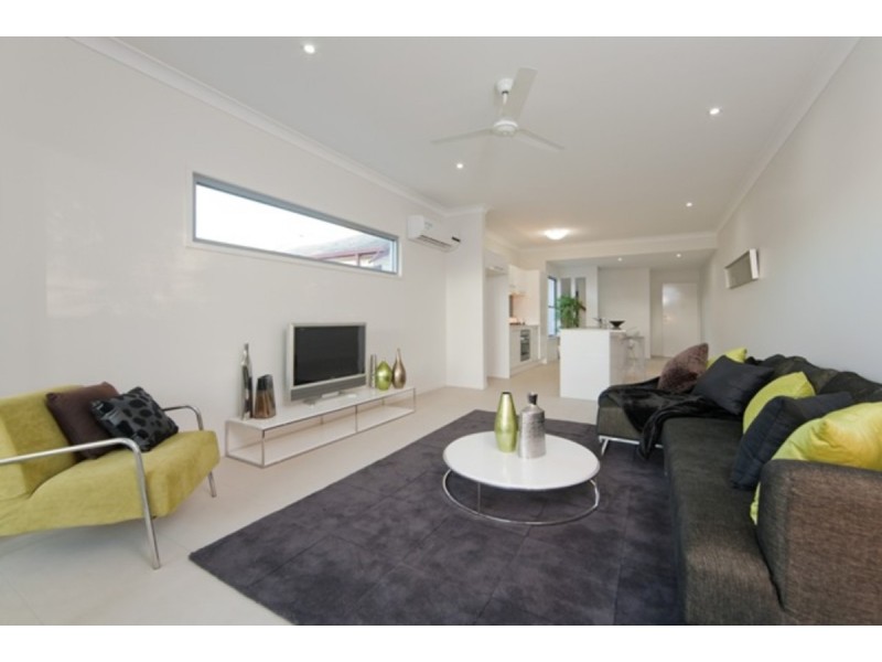 2/28 Railway Terrace, Corinda QLD 4075