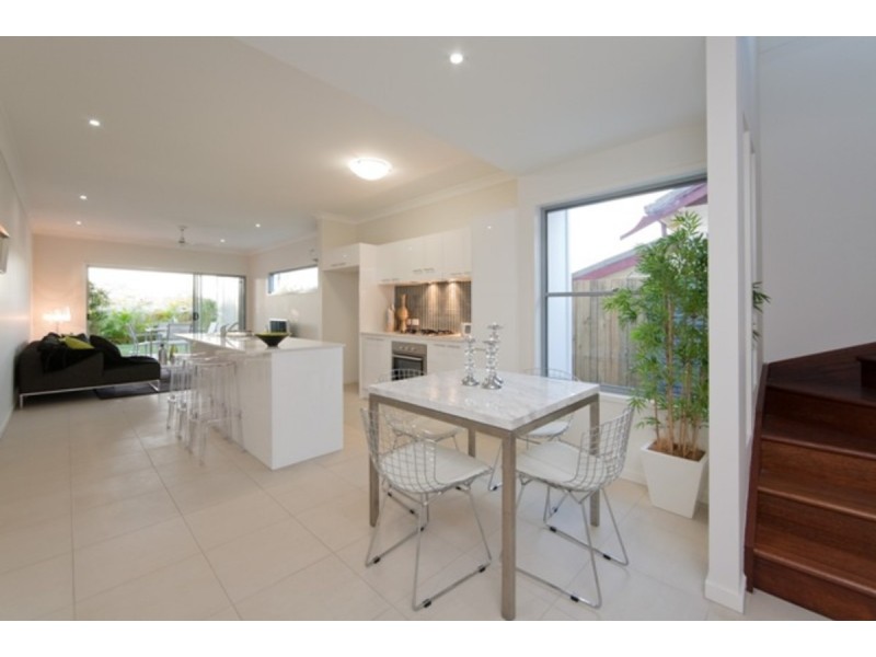 2/28 Railway Terrace, Corinda QLD 4075