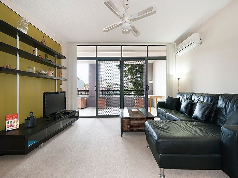 1/7 Landsborough Terrace, Toowong QLD 4066