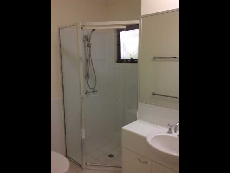 4/122 Central Avenue, Indooroopilly QLD 4068