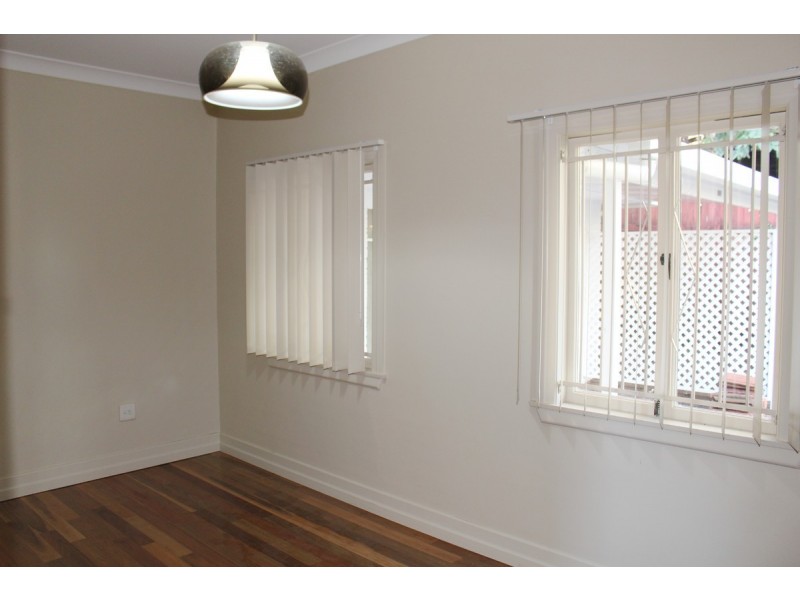 19 The Esplanade, St Lucia QLD 4067