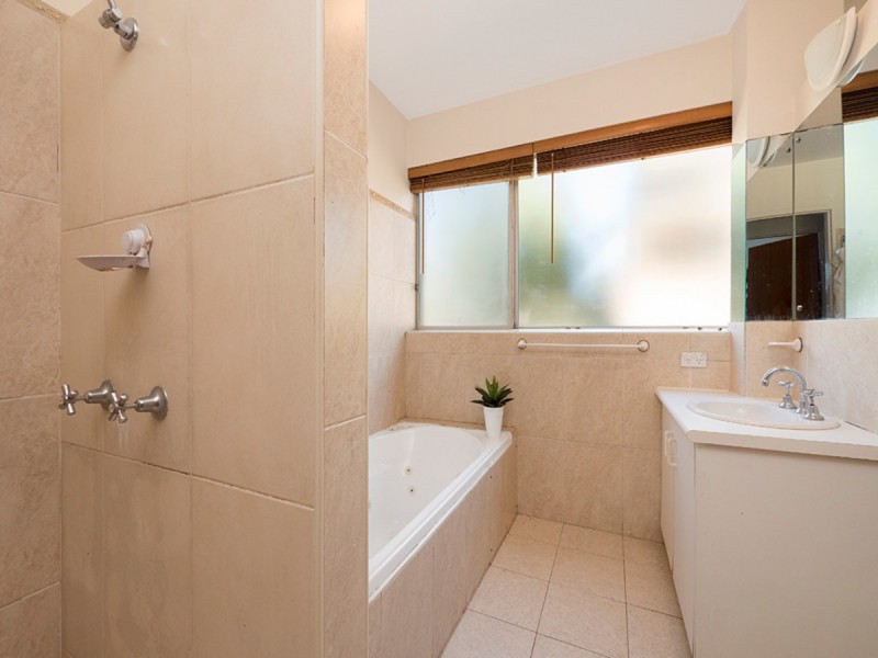 1/5 Burt Street, Auchenflower QLD 4066