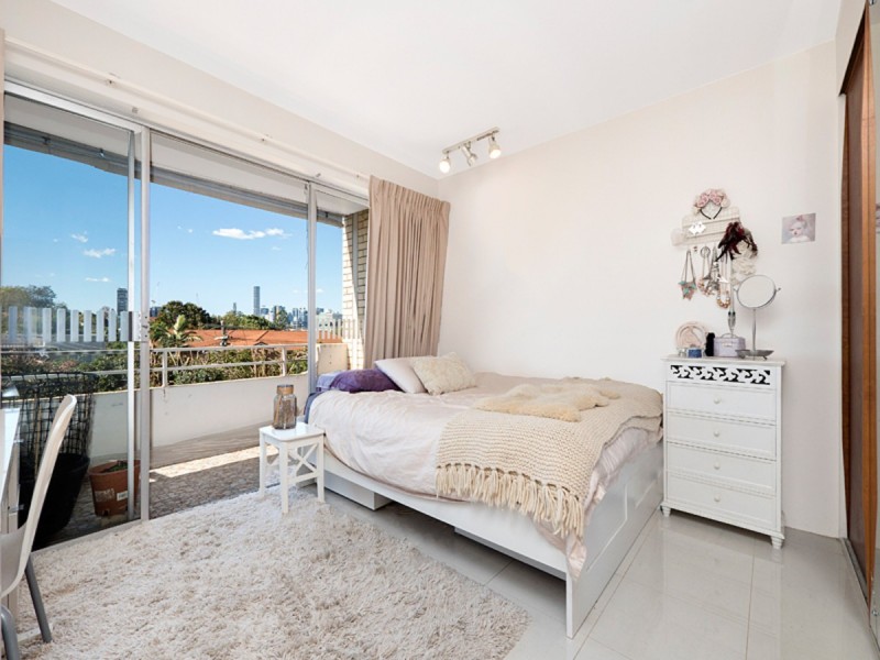 1/5 Burt Street, Auchenflower QLD 4066