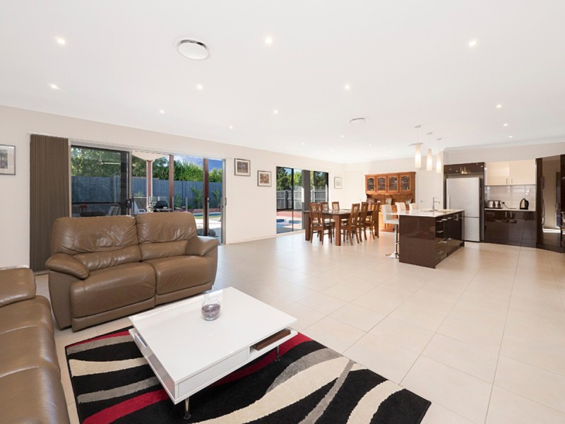 19 Cedar Wood Close, Moggill QLD 4070