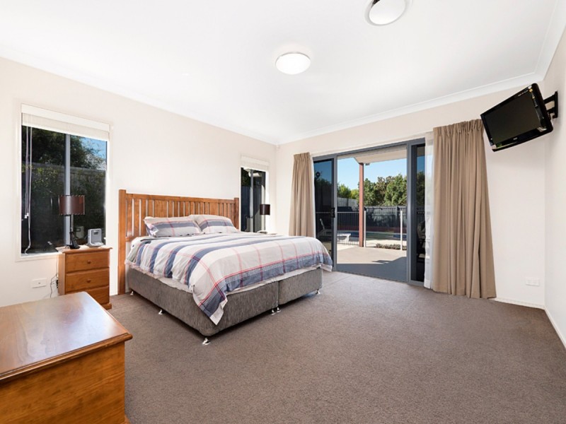 19 Cedar Wood Close, Moggill QLD 4070