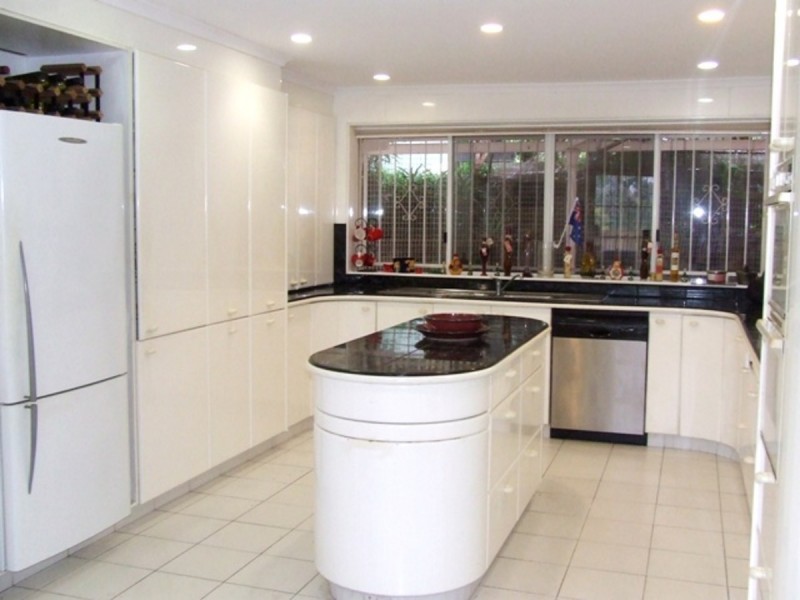 5 Tinbeerwah Place, Chapel Hill QLD 4069