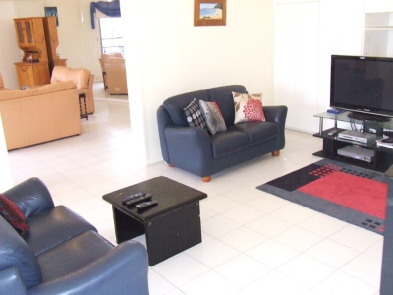 5 Tinbeerwah Place, Chapel Hill QLD 4069