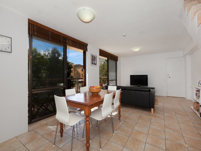 12/9 Land Street, Toowong QLD 4066
