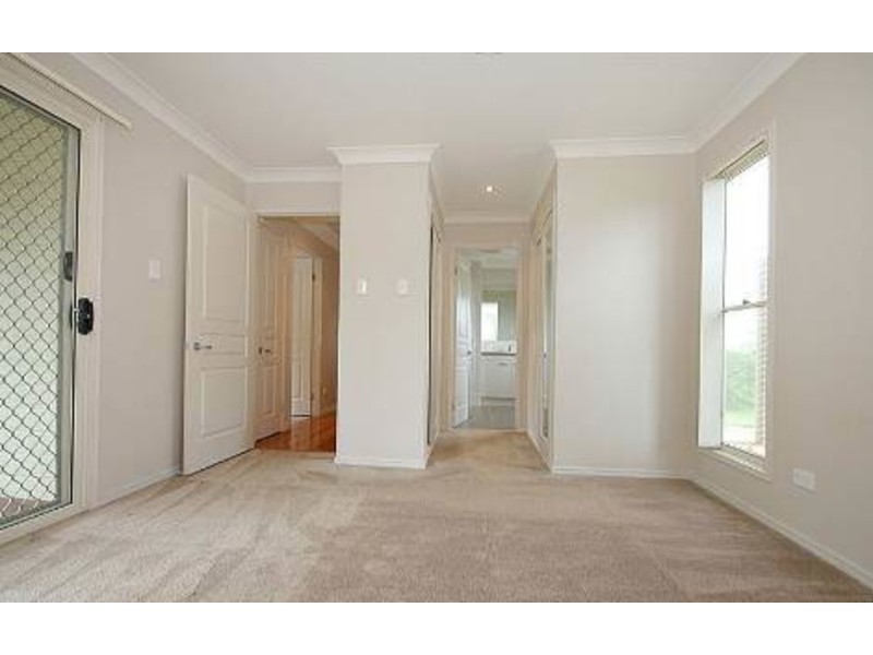 11 Kate Street, Indooroopilly QLD 4068