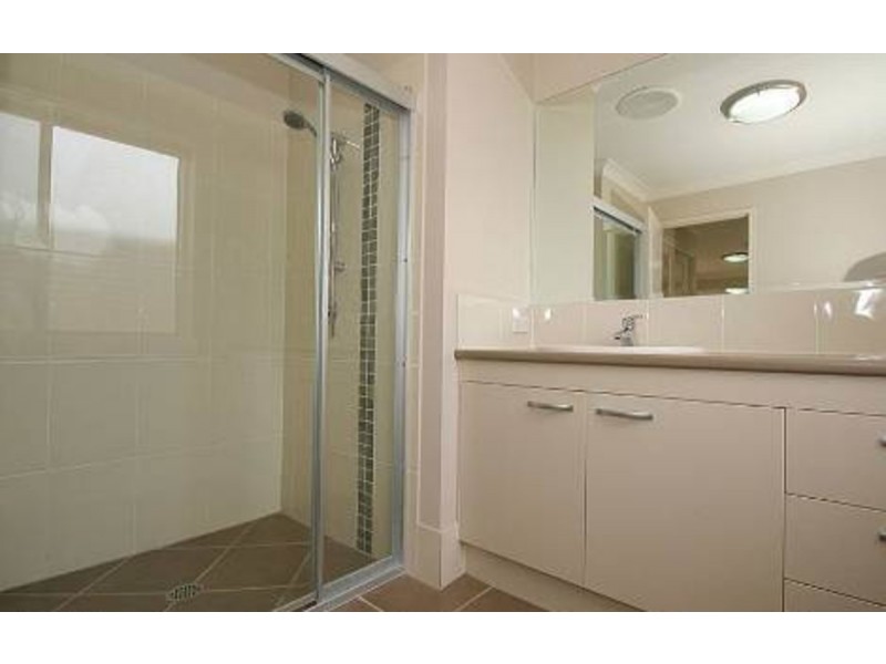 11 Kate Street, Indooroopilly QLD 4068