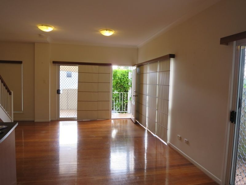 2/17 Alexandra Avenue, Taringa QLD 4068