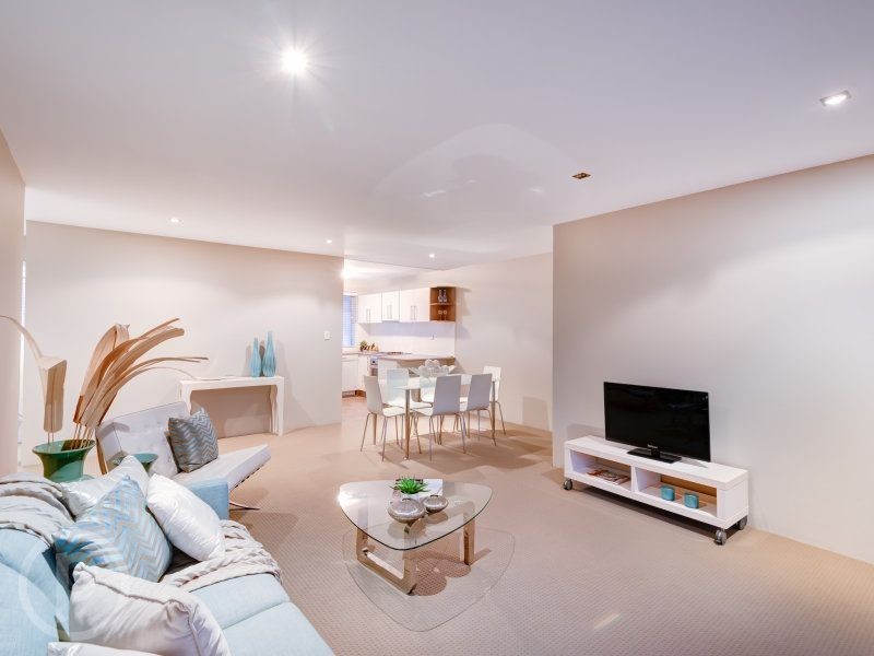 8/160 Central Avenue, Indooroopilly QLD 4068