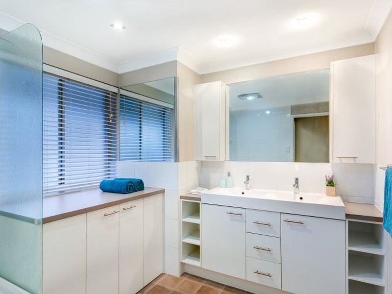 8/160 Central Avenue, Indooroopilly QLD 4068