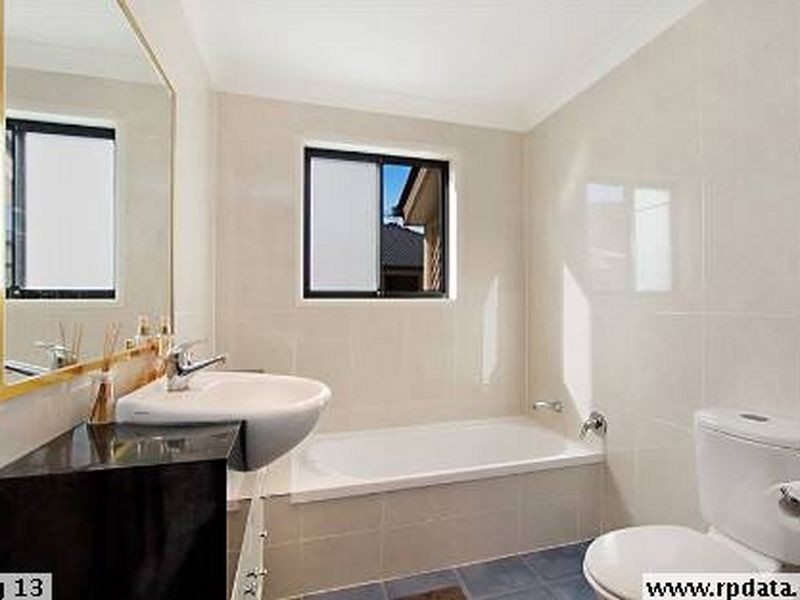 2/48 Cunningham Street, Taringa QLD 4068