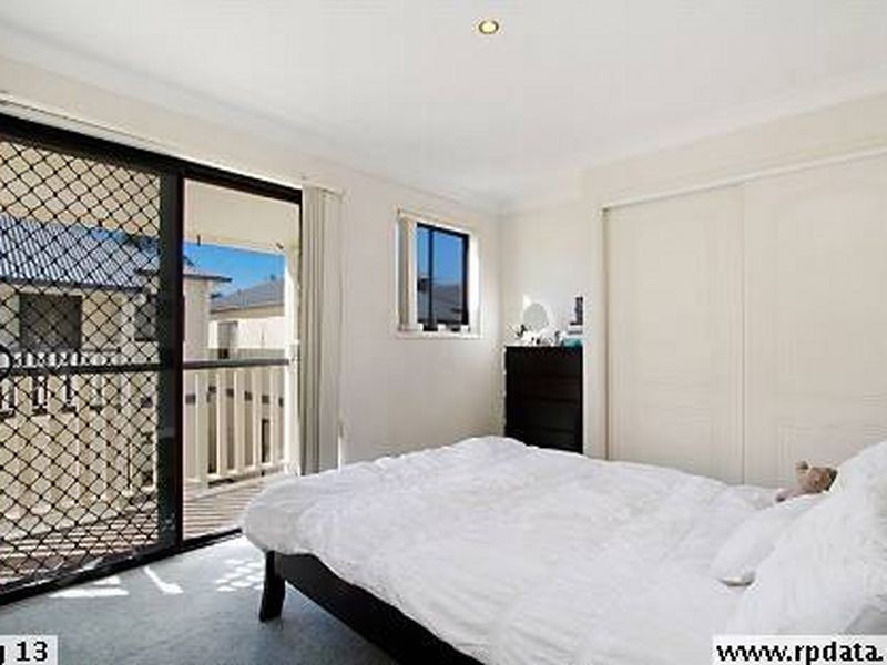 2/48 Cunningham Street, Taringa QLD 4068