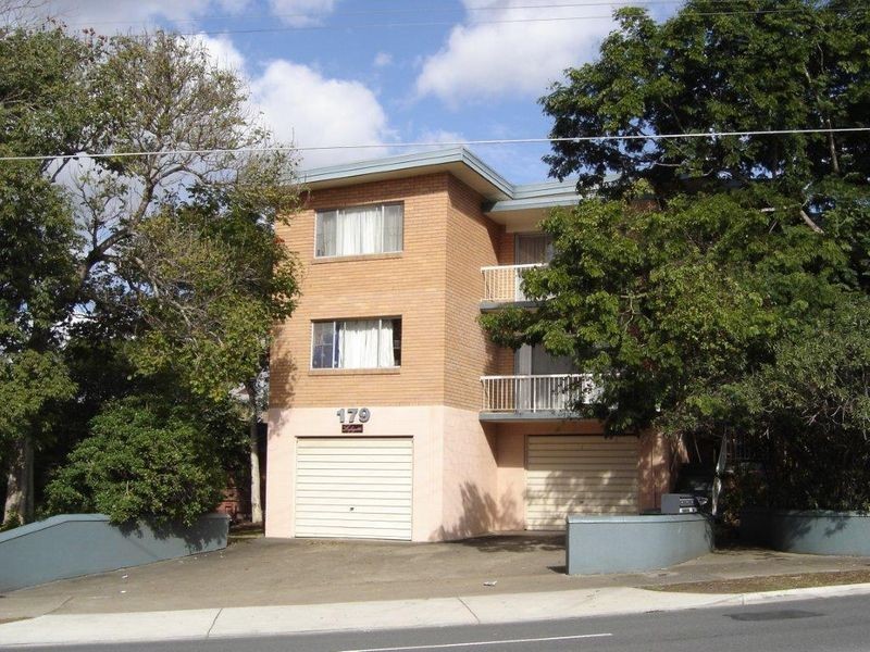 9/179 Sir Fred Schonell Drive, St Lucia QLD 4067