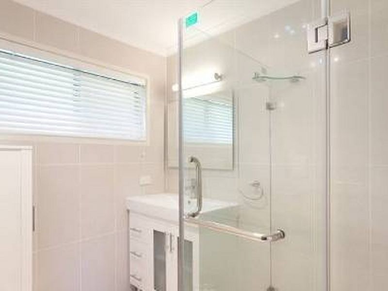 10 Kiandra Street, Chapel Hill QLD 4069