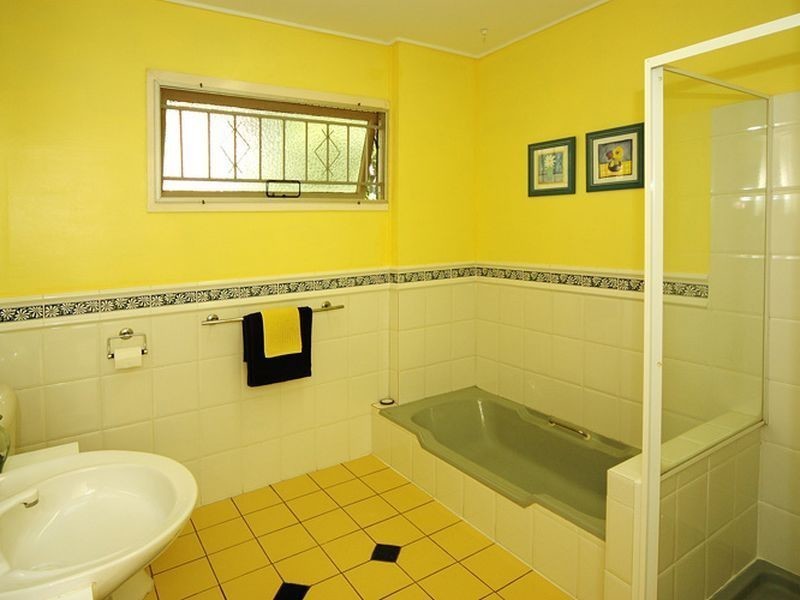 6 Marney Street, Chapel Hill QLD 4069