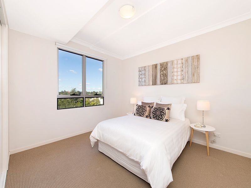 16/16 Grosvenor Road, Indooroopilly QLD 4068