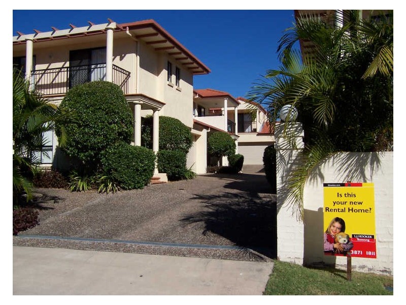 1/12 Grosvenor Road, Indooroopilly QLD 4068