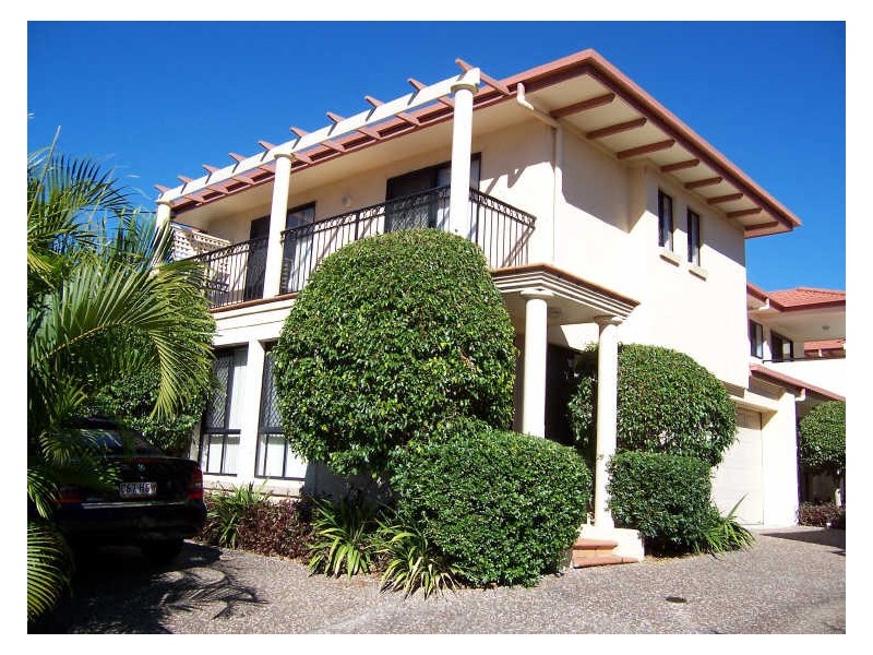 1/12 Grosvenor Road, Indooroopilly QLD 4068
