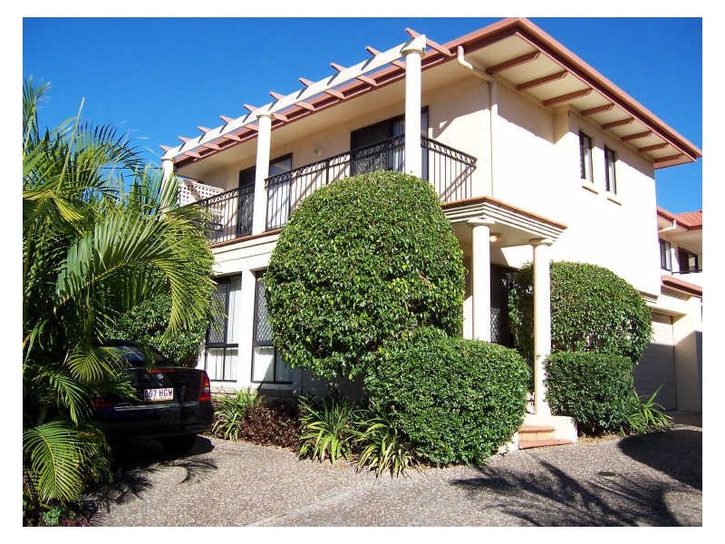 1/12 Grosvenor Road, Indooroopilly QLD 4068