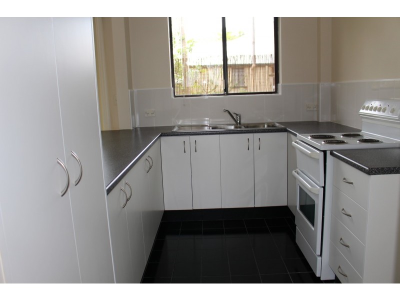 2/55 Central Avenue, Indooroopilly QLD 4068